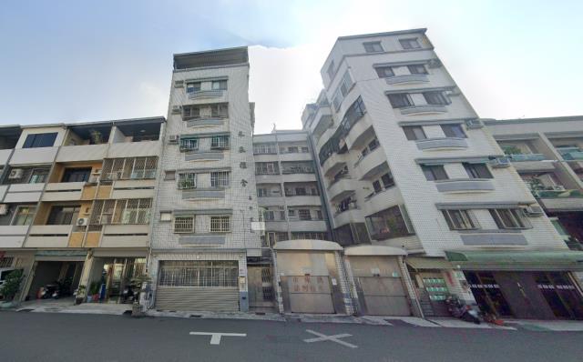 東區法拍套房-1