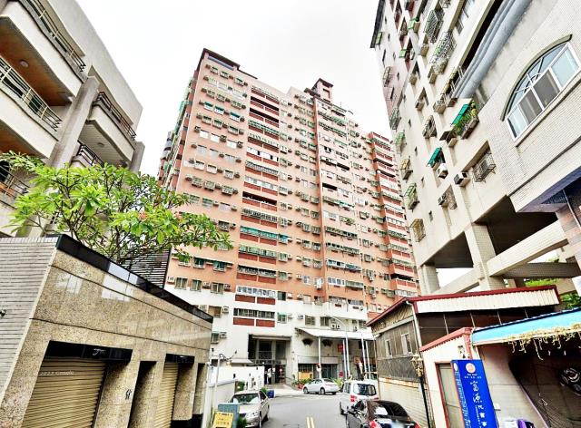 台南東區大樓法拍-2