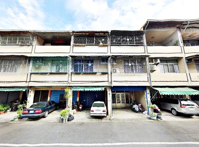 鹽水區和平路透天店住