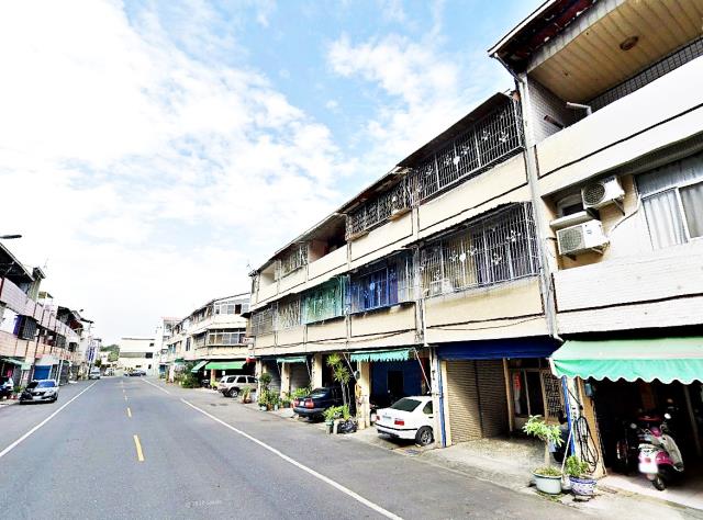 鹽水區和平路透天店住