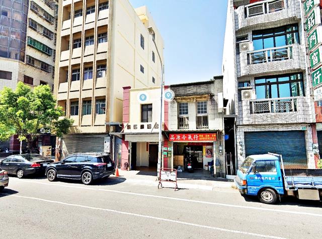 學甲區中正路透天店面