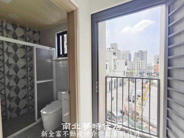 台南東區透天-10