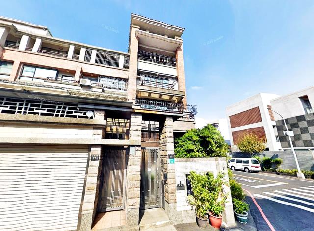 東區法拍透天-1