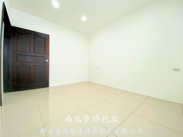 台南南區透天-12